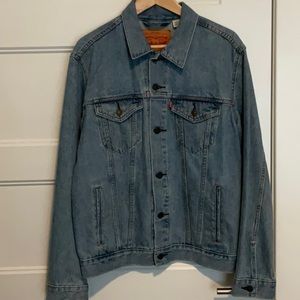 Levi’s trucker jacket size medium medium stonewashed